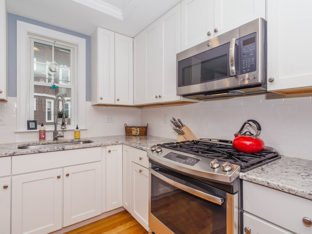40 Catherine Street, Unit 1 Boston, MA 02131 - Photo 7 of 25