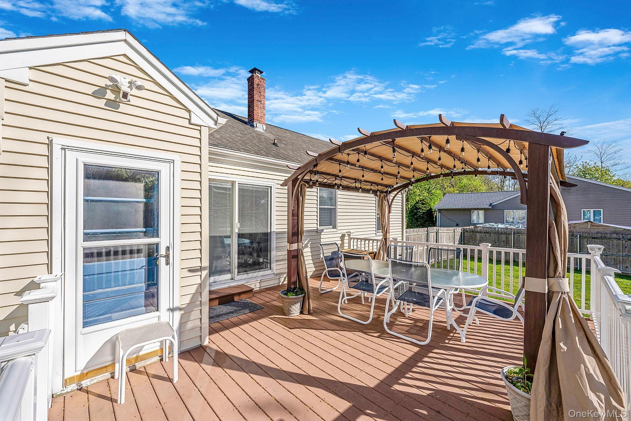66 Hedge Road East Patchogue, NY 11772 - Photo 16 of 32