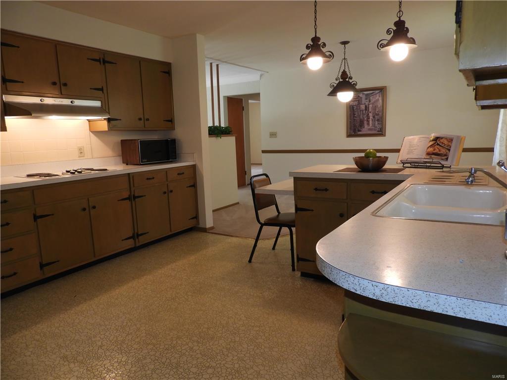 105 Cardinal Drive Belleville, IL 62221 - Photo 11 of 45 Gallery Image 11