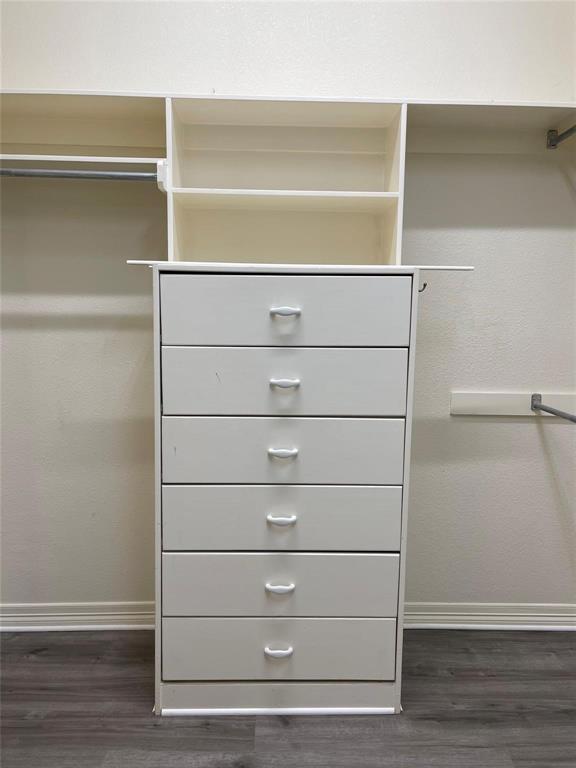 865 Higgins Road Sherman, TX 75092 - Photo 23 of 40 a close view of closet