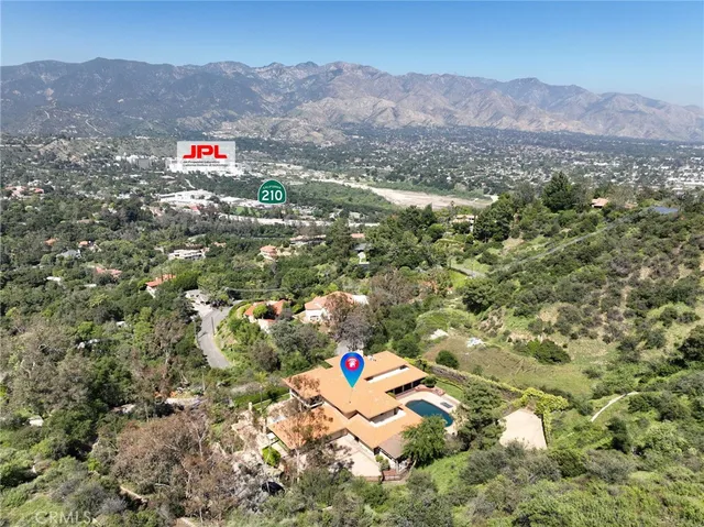 a picture of city and mountain view