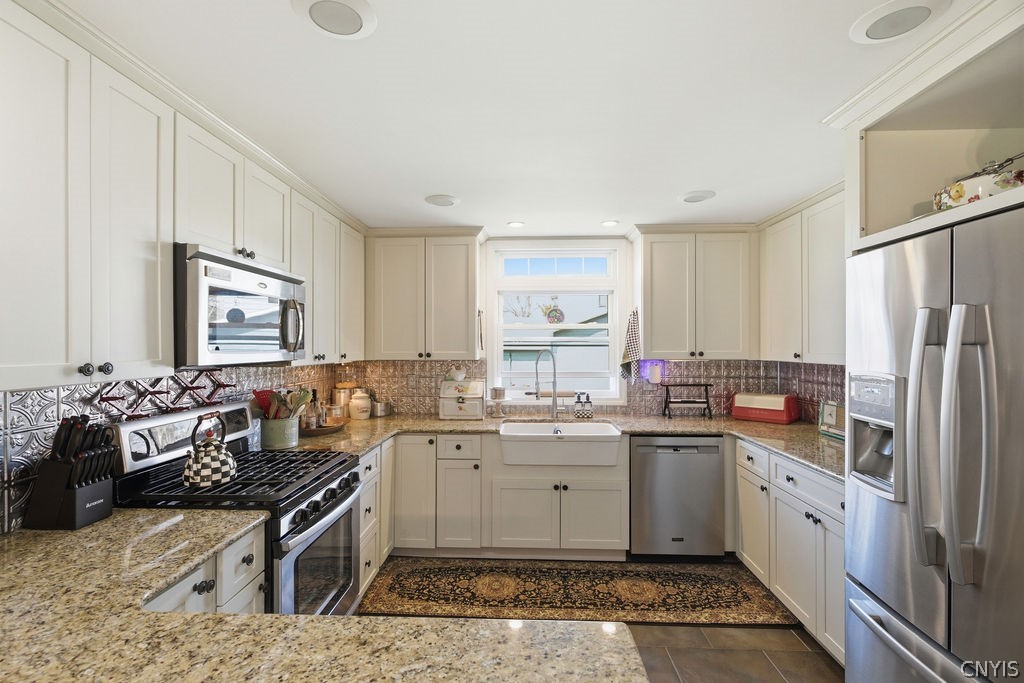 51 Patrick Circle Fulton, NY 13069 - Photo 7 of 50