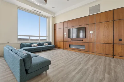 $440,000 | 1841 South Calumet Avenue, Unit 609, Chicago, IL 60616