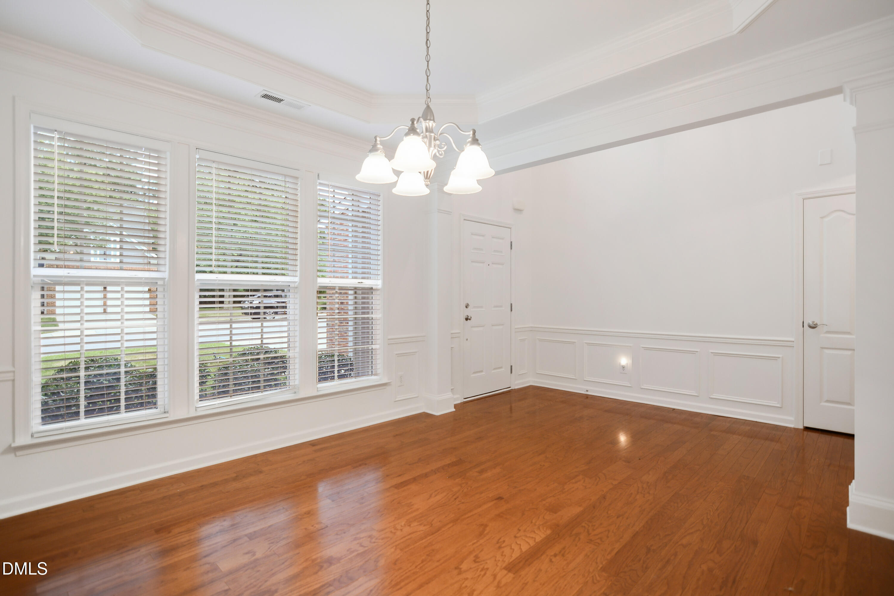 4630 Manassa Pope Lane Raleigh, NC 27612 - Photo 4 of 34 014