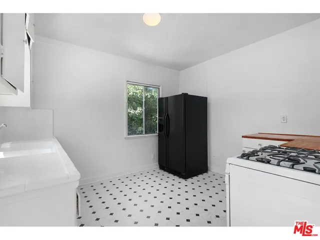 $1,848,500 | 975 Lucile Avenue, Los Angeles, CA 90026