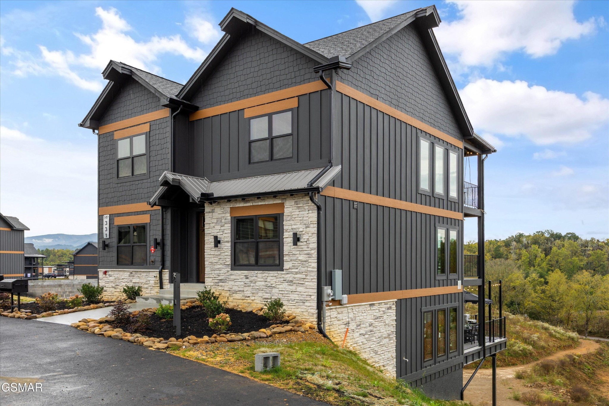 331 Rambling Crk Way Sevierville, TN 37862 - Photo 2 of 63 Gallery Image 2