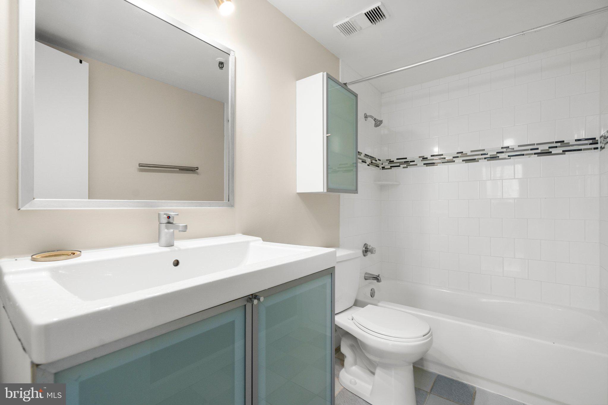 5911 Edsall Road, Unit 412 Alexandria, VA 22304 - Photo 16 of 35