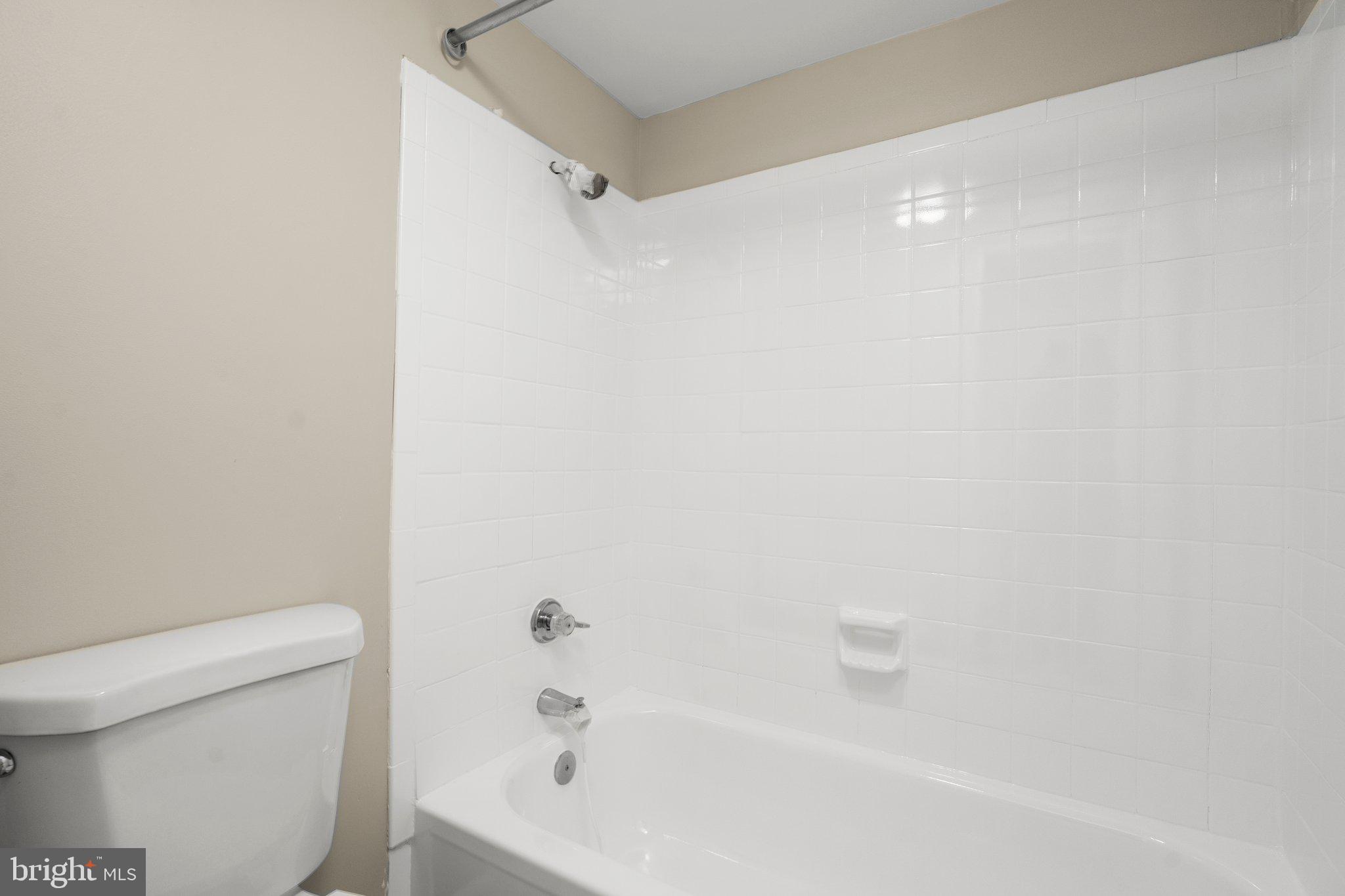 5911 Edsall Road, Unit 412 Alexandria, VA 22304 - Photo 25 of 35