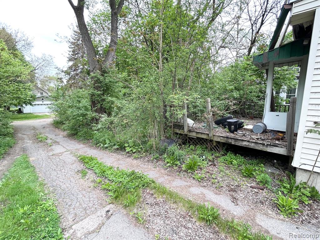 2535 Flushing Road Flint, MI 48504 - Photo 3 of 3