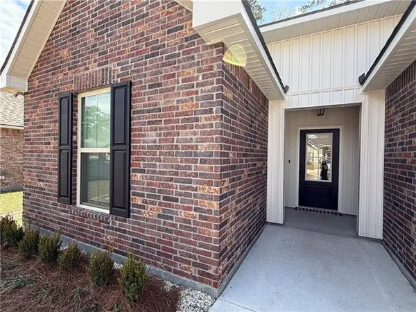 $2,400 | 19693 Calden Court, Covington, LA 70433