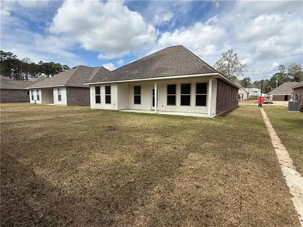 $2,400 | 19693 Calden Court, Covington, LA 70433