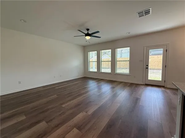 $2,400 | 19693 Calden Court, Covington, LA 70433