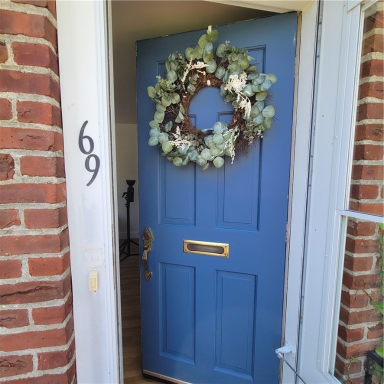 69 Delwood Road Warwick, RI 02889 - Photo 2 of 31 Welcome to 69 Delwood Rd