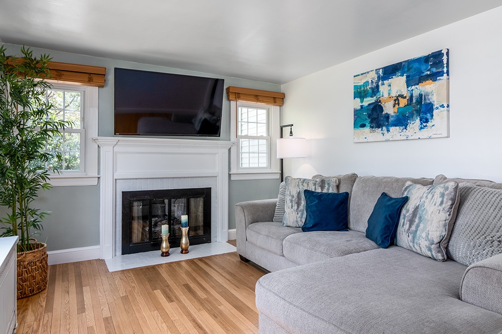69 Delwood Road Warwick, RI 02889 - Photo 4 of 31 with wood burning fireplace