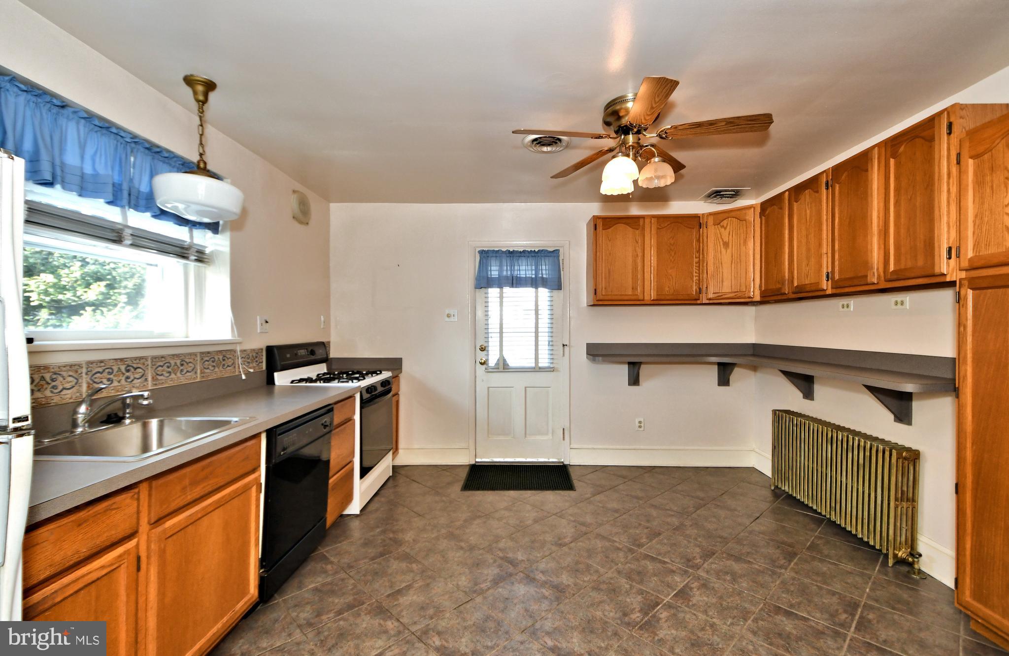 625 Cheswick Road Philadelphia, PA 19128 - Photo 7 of 24