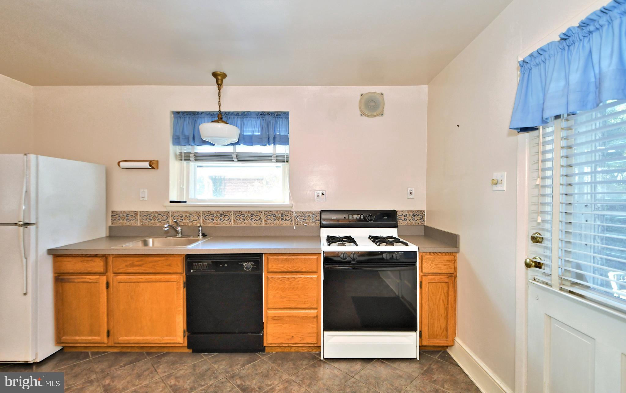 625 Cheswick Road Philadelphia, PA 19128 - Photo 9 of 24