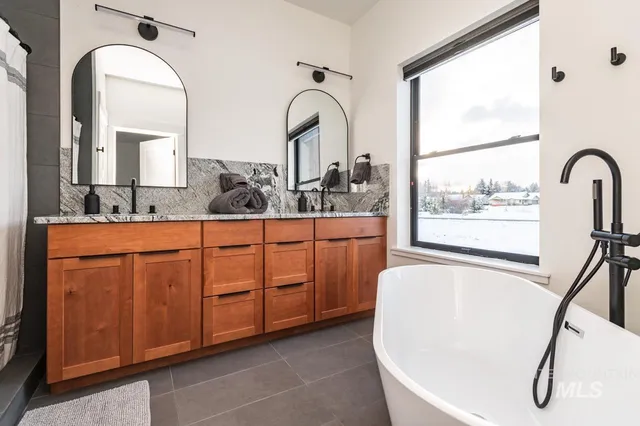 $1,200,000 | 1047 Kaitlyn Loop, McCall, ID 83638