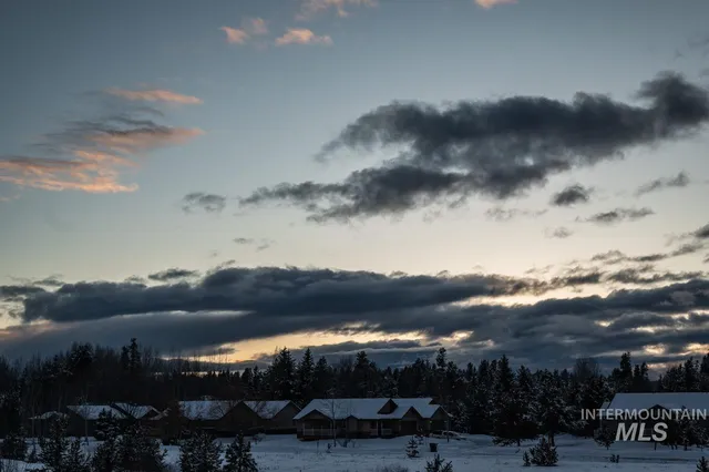 $1,200,000 | 1047 Kaitlyn Loop, McCall, ID 83638