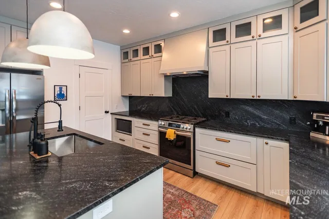 $1,200,000 | 1047 Kaitlyn Loop, McCall, ID 83638