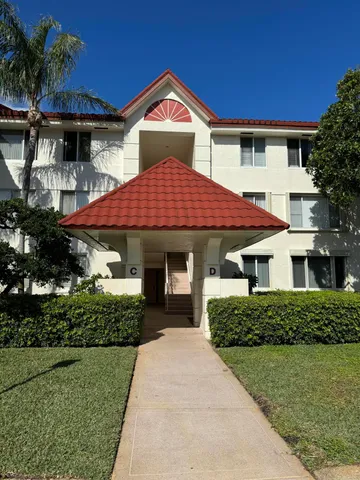 $355,000 | 110 Half Moon Circle, Unit C1, Hypoluxo, FL 33462