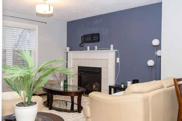 $4,050 | 129 Quinapoxet Street, Jefferson, MA 01522