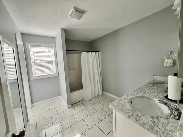 $4,050 | 129 Quinapoxet Street, Jefferson, MA 01522
