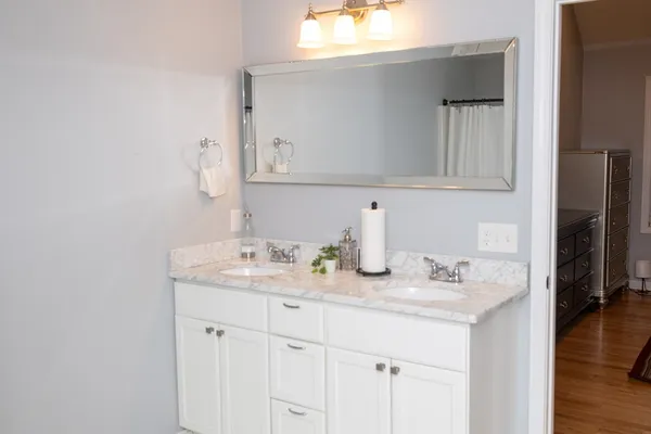 $4,050 | 129 Quinapoxet Street, Jefferson, MA 01522
