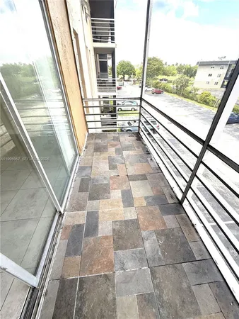 $1,850 | 4848 Northwest 24th Court, Unit 325, Lauderdale Lakes, FL 33313