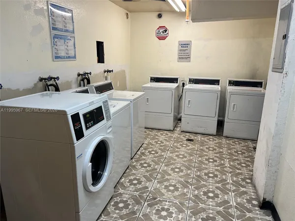 $1,850 | 4848 Northwest 24th Court, Unit 325, Lauderdale Lakes, FL 33313