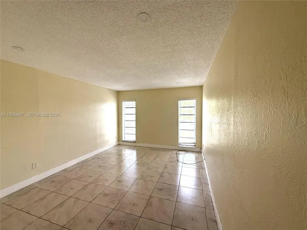 $1,850 | 4848 Northwest 24th Court, Unit 325, Lauderdale Lakes, FL 33313