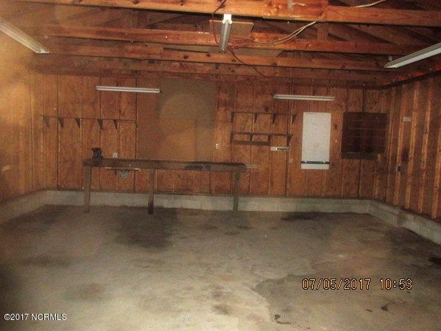 401 Becton Road Havelock, NC 28532 - Photo 12 of 14 401 Becton Garage Interior