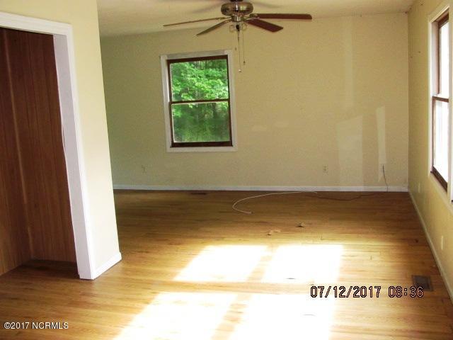 401 Becton Road Havelock, NC 28532 - Photo 5 of 14 401 Becton Master Bedroom