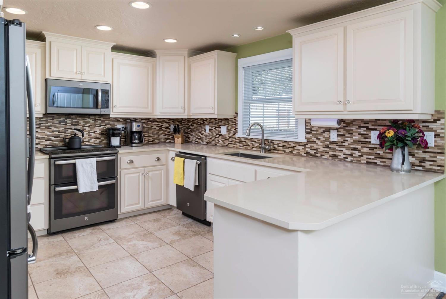 62236 Deer Trail Road Bend, OR 97701 - Photo 4 of 23 Additional Photo