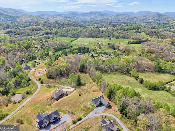 $650,000 | 100 Deacons Way, Franklin, NC 28734