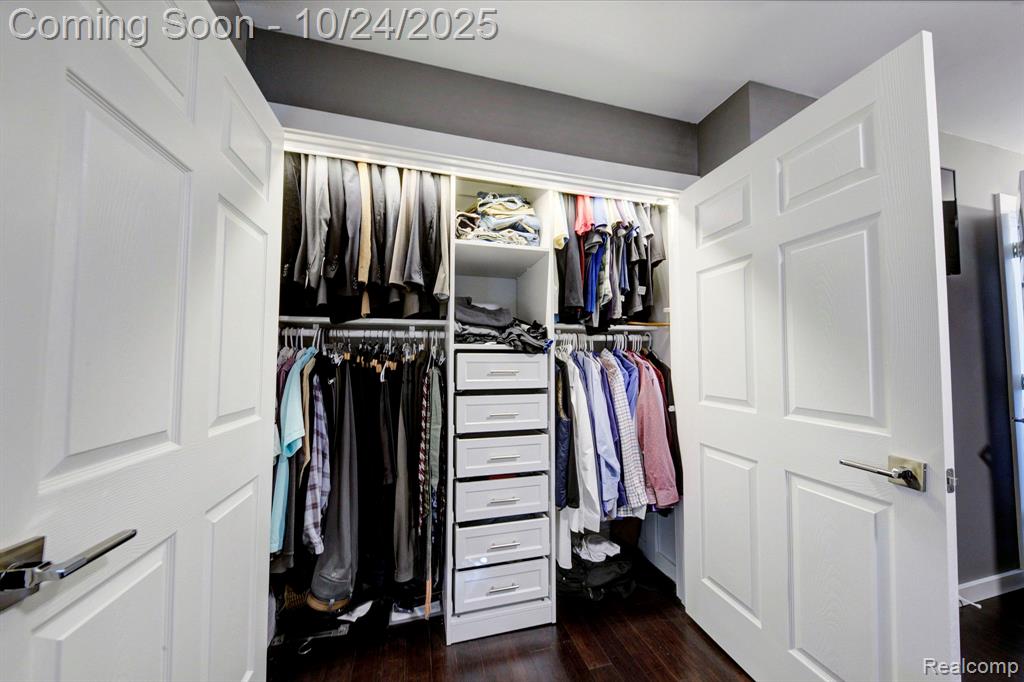 43764 Hanford Road Canton, MI 48187 - Photo 31 of 56 Gallery Image 31