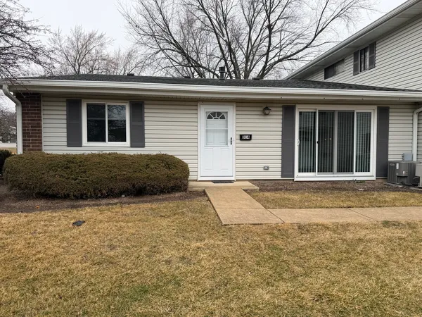 $2,100 | 314 Covehill Court, Unit 314, Schaumburg, IL 60193