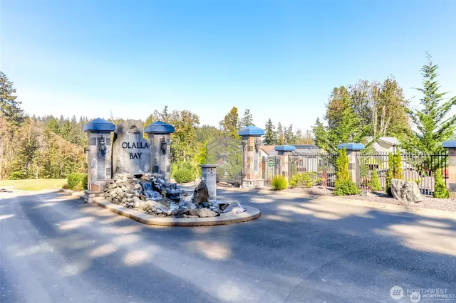 $299,999 | 14295 Olalla Crest Lane Southeast, Unit M, Olalla, WA 98359