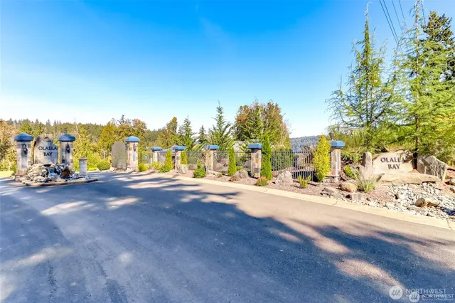 $299,999 | 14295 Olalla Crest Lane Southeast, Unit M, Olalla, WA 98359