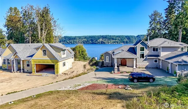 $299,999 | 14295 Olalla Crest Lane Southeast, Unit M, Olalla, WA 98359