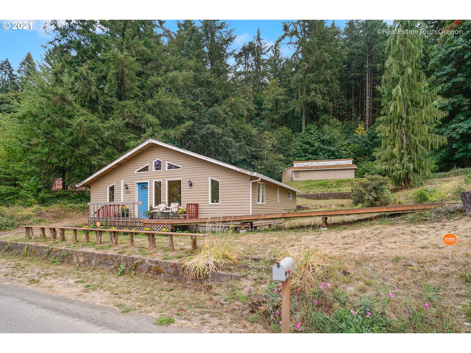 46540 Southwest South Road Gaston, OR 97119 - Photo 2 of 16