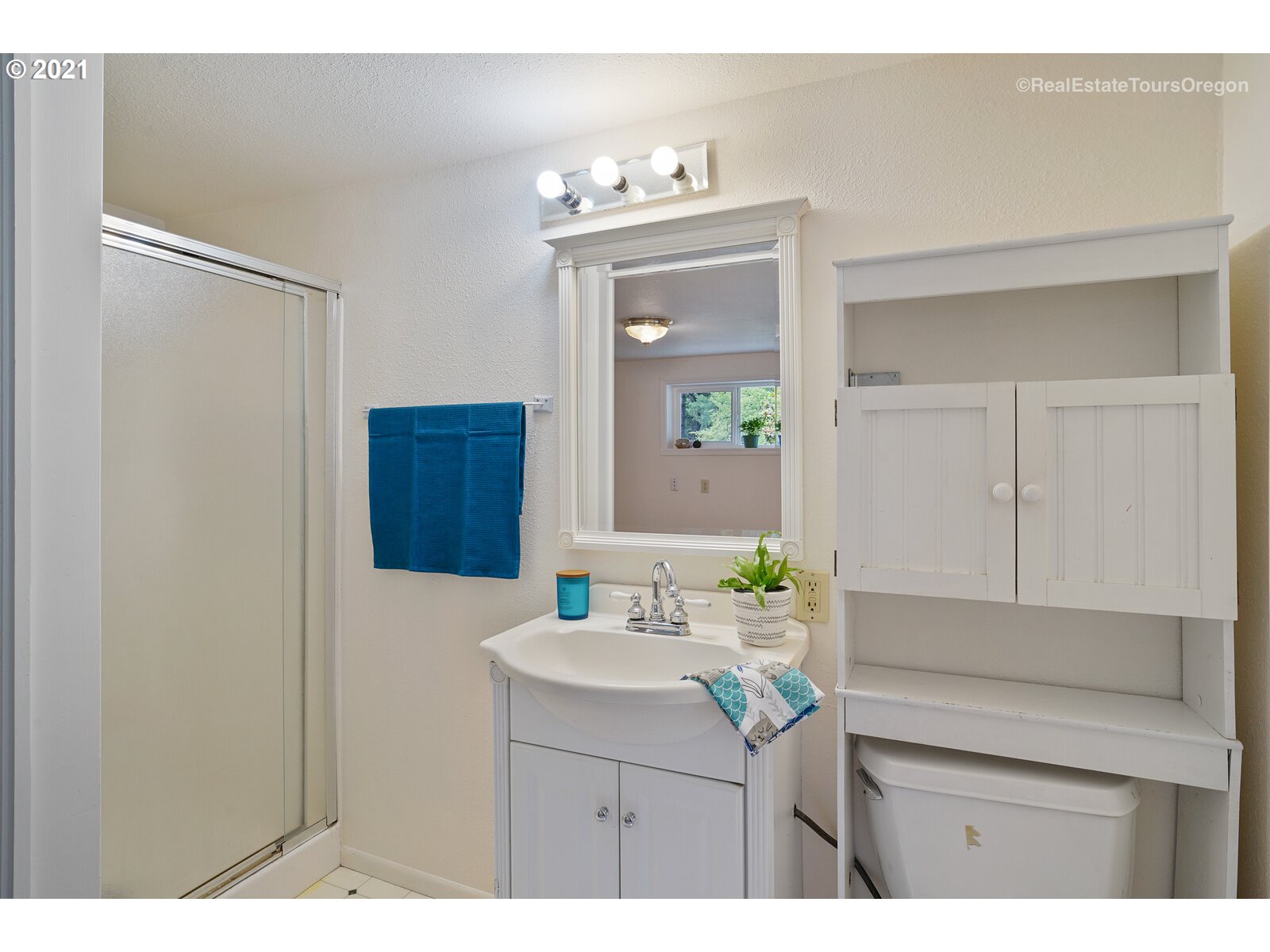 46540 Southwest South Road Gaston, OR 97119 - Photo 11 of 16