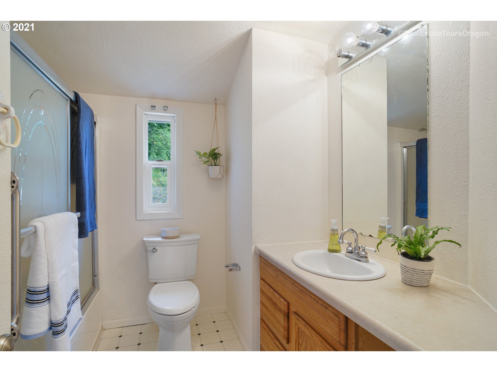 46540 Southwest South Road Gaston, OR 97119 - Photo 13 of 16