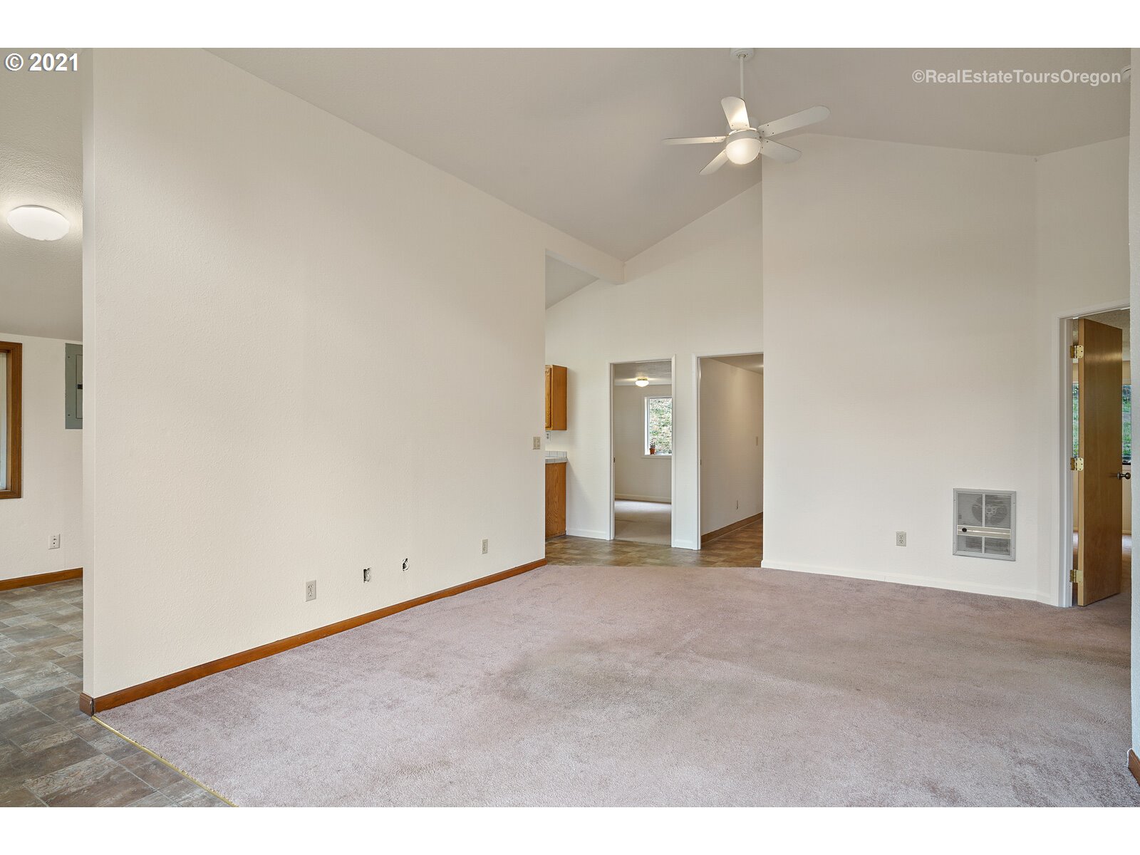 46540 Southwest South Road Gaston, OR 97119 - Photo 5 of 16
