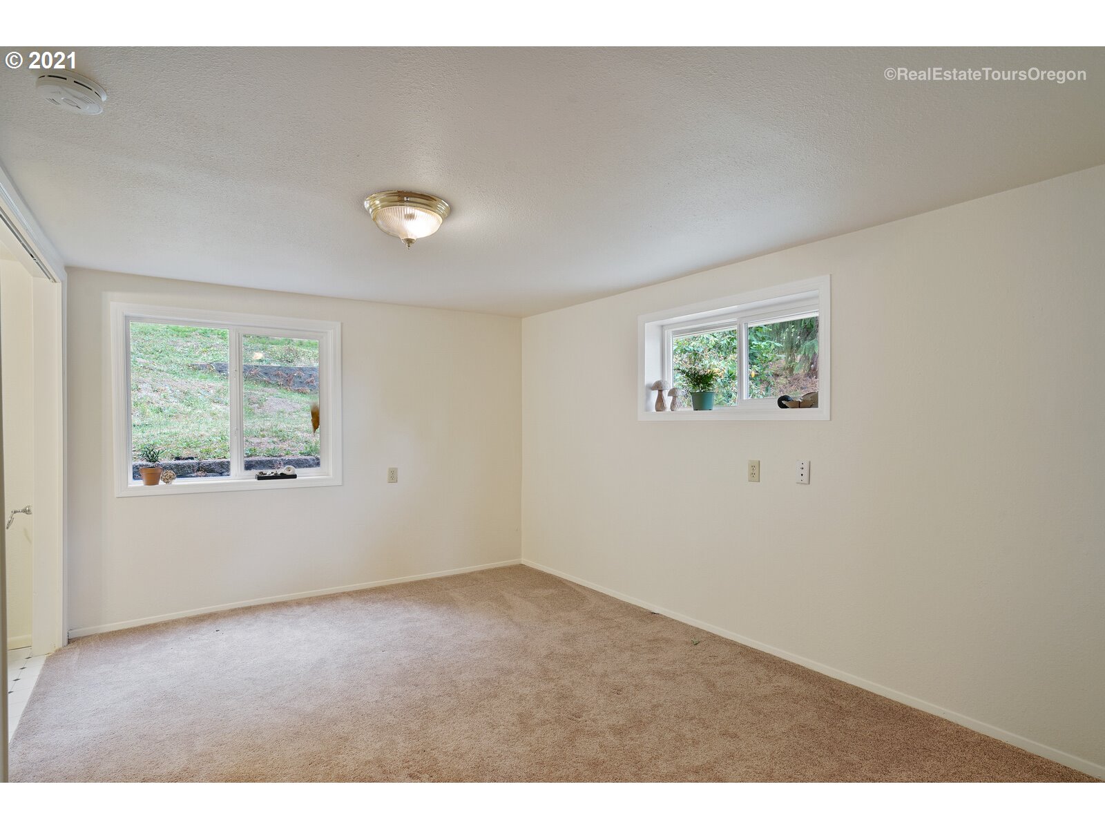 46540 Southwest South Road Gaston, OR 97119 - Photo 9 of 16