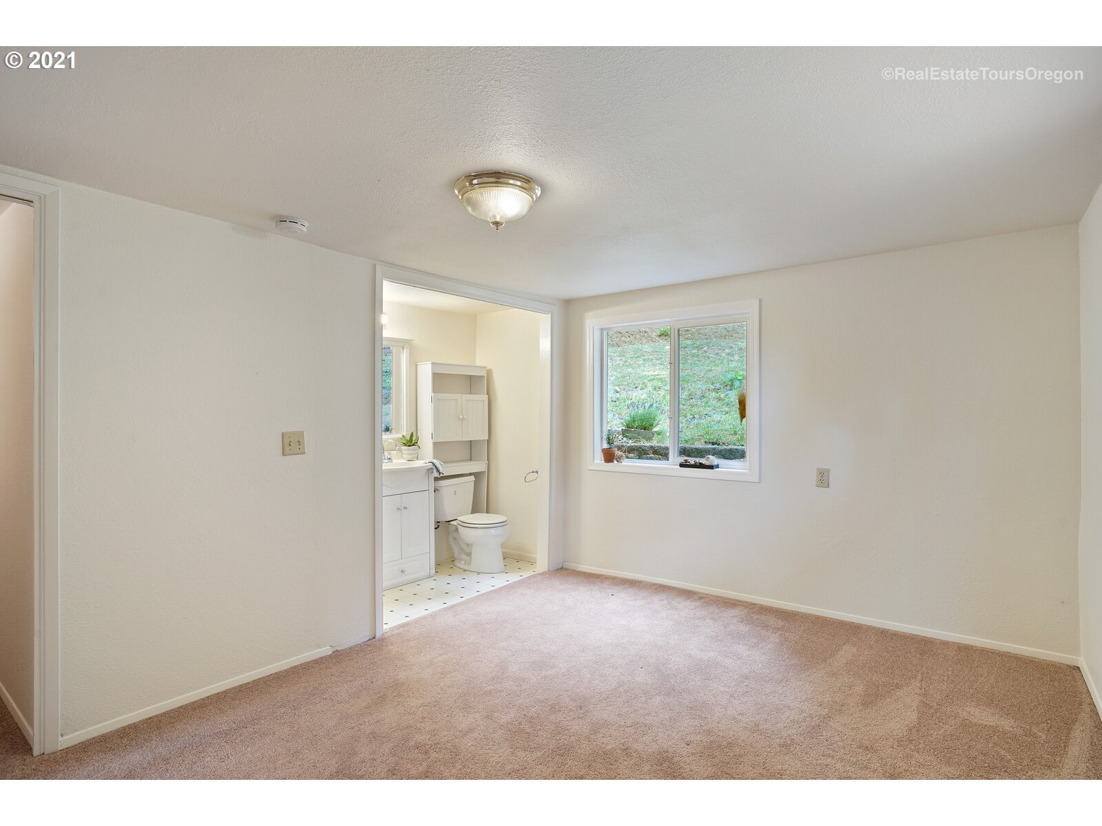 46540 Southwest South Road Gaston, OR 97119 - Photo 10 of 16