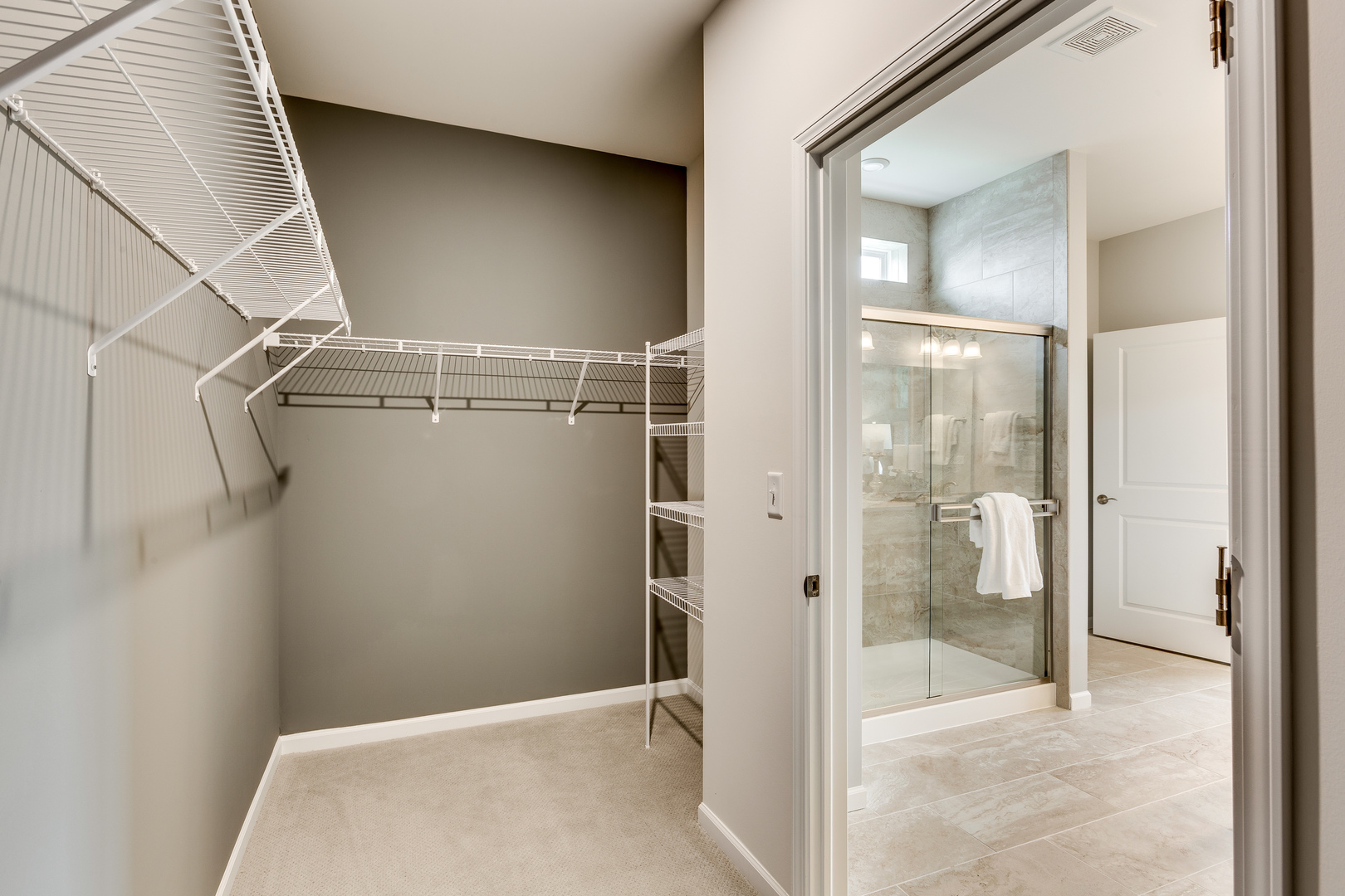 825 Spring Drive Lindenhurst, IL 60046 - Photo 16 of 29 a bathroom with a bathtub and shower