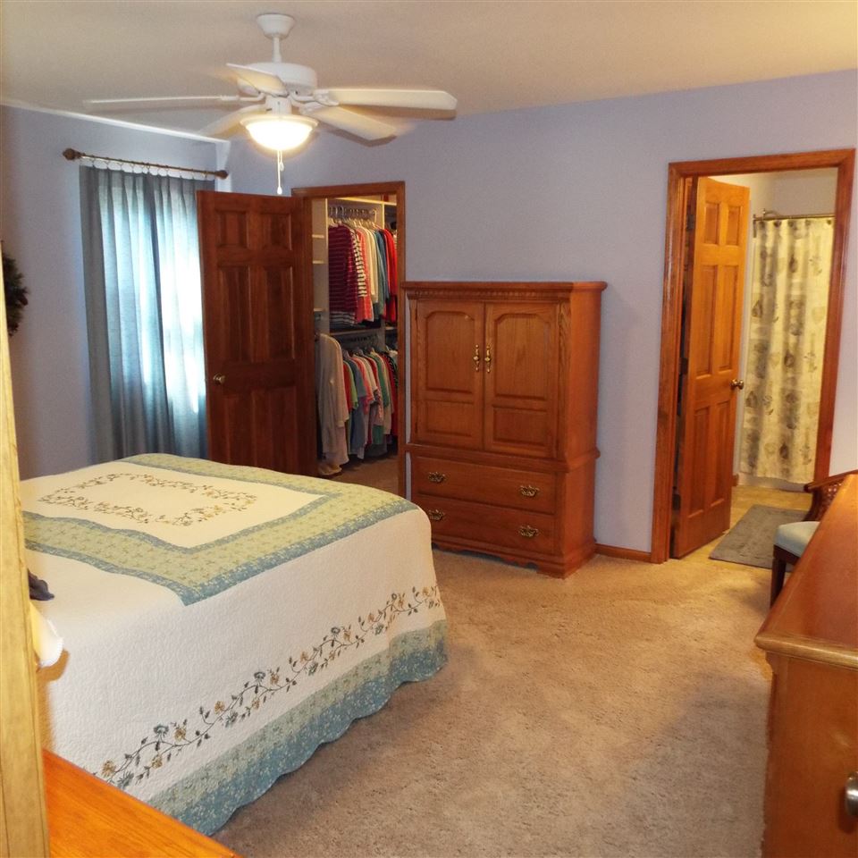 9009 Pretty Ridge Court Fort Wayne, IN 46825 - Photo 2 of 36