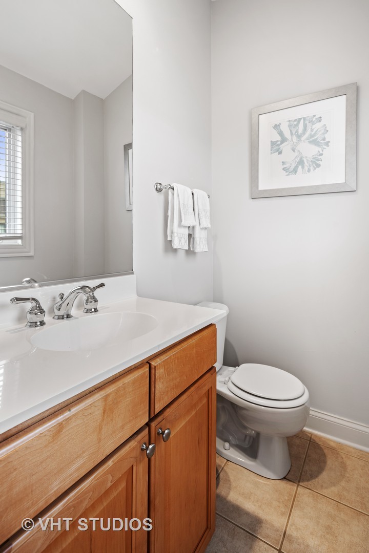 1350 West Byron Street, Unit 2 Chicago, IL 60613 - Photo 16 of 17