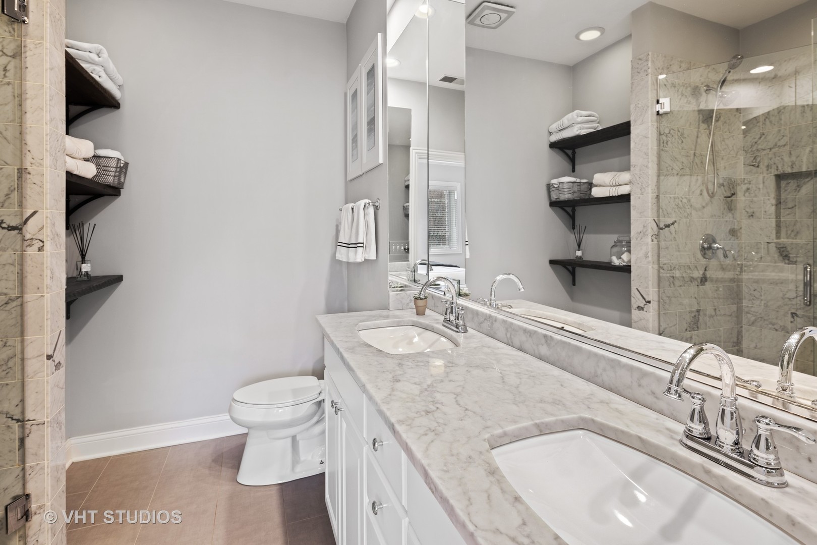 1350 West Byron Street, Unit 2 Chicago, IL 60613 - Photo 10 of 17
