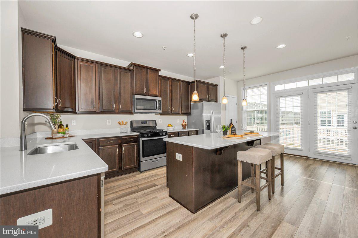 324 Spring Bank Way Frederick, MD 21701 - Photo 8 of 48 Gorgeous Expresso Cabinets